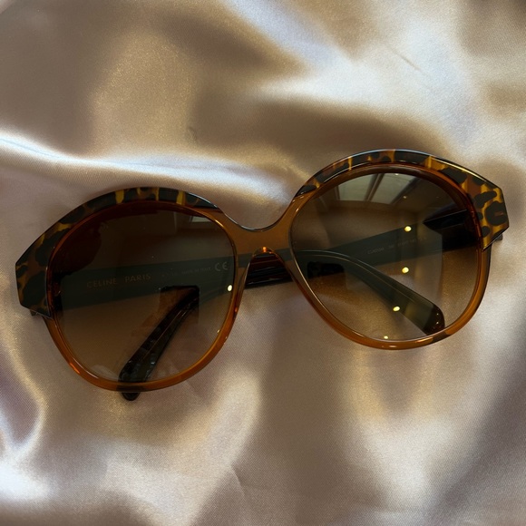 Céline Triomphe Tortoise sunglasses - Picture 3 of 10